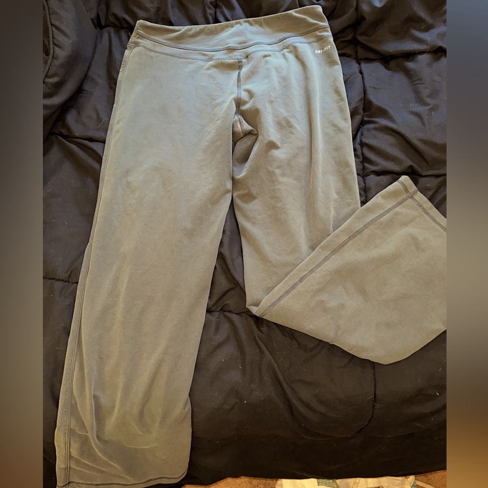 Nike Dri-Fit Gray Yoga Pants Size M